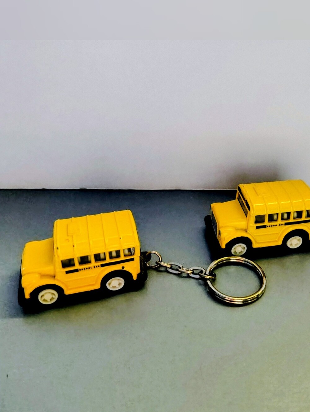 Mini School Bus Pull Back Action Die Cast Keychain Set of 2 Bus Driver Gift